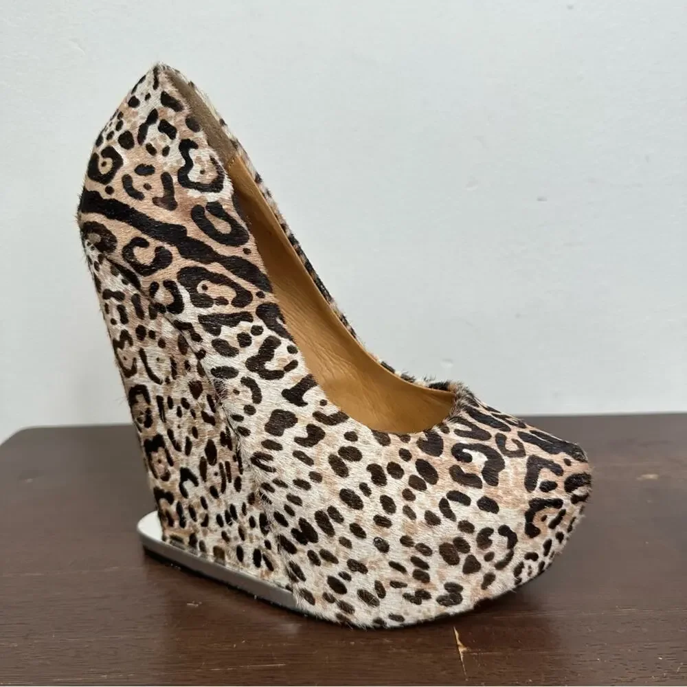 L.A.M.B. Women's Size 7 M Leopard Print Calf Hair Leather 'Dorothee' Wedge - Picture 2 of 13